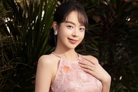 Thanh Thủy, Lương Thùy Linh diện áo dài đón năm 2026