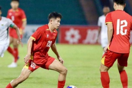 Hậu vệ Võ Anh Quân - “Máy chạy” nơi hành lang cánh phải U23 Việt Nam là ai?