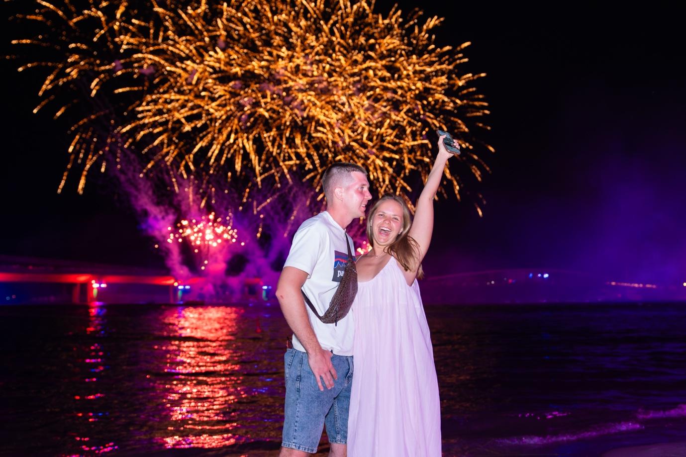 Thị trấn Hoàng Hôn rực sáng Countdown 2026 với ba màn pháo hoa, hút vạn du khách - 4