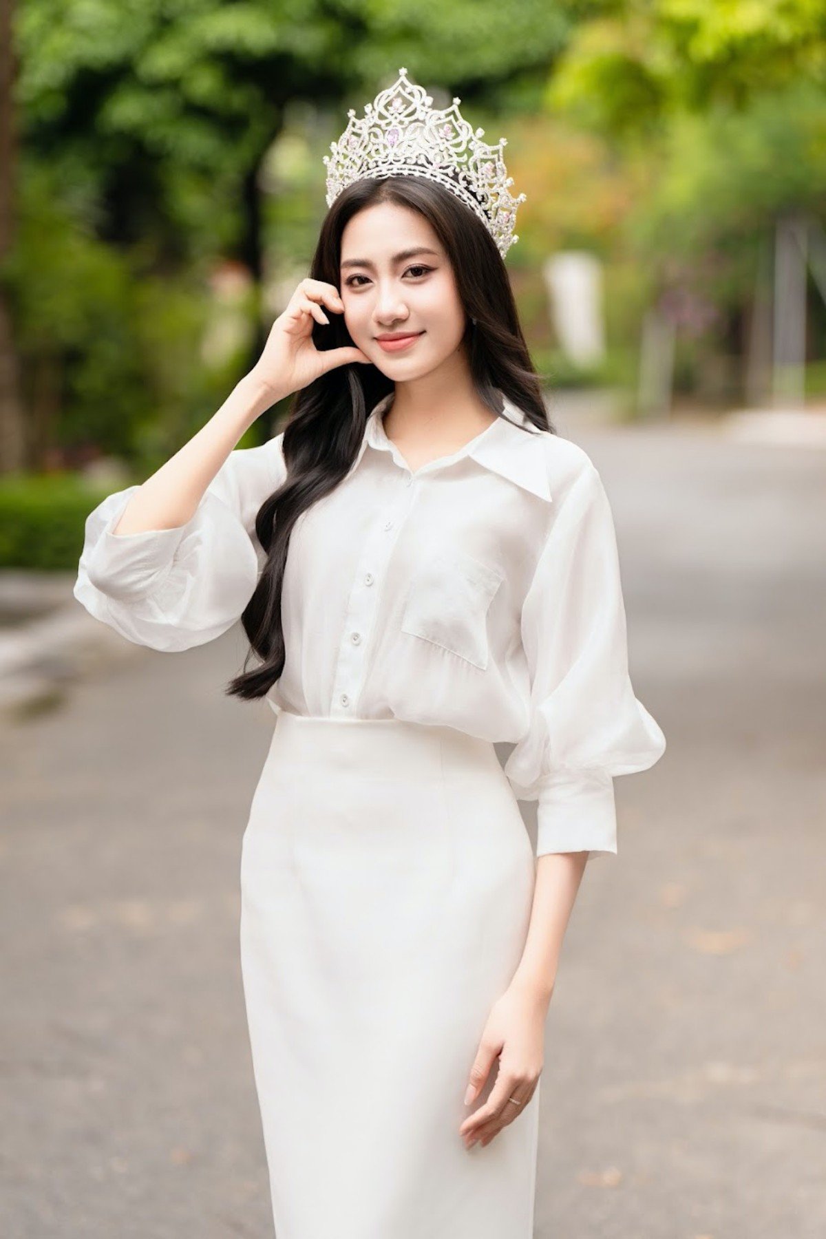 Năm 2025 đầy ý nghĩa và hành trình thăng hạng nhan sắc của Hoa hậu Hà Trúc Linh - 10