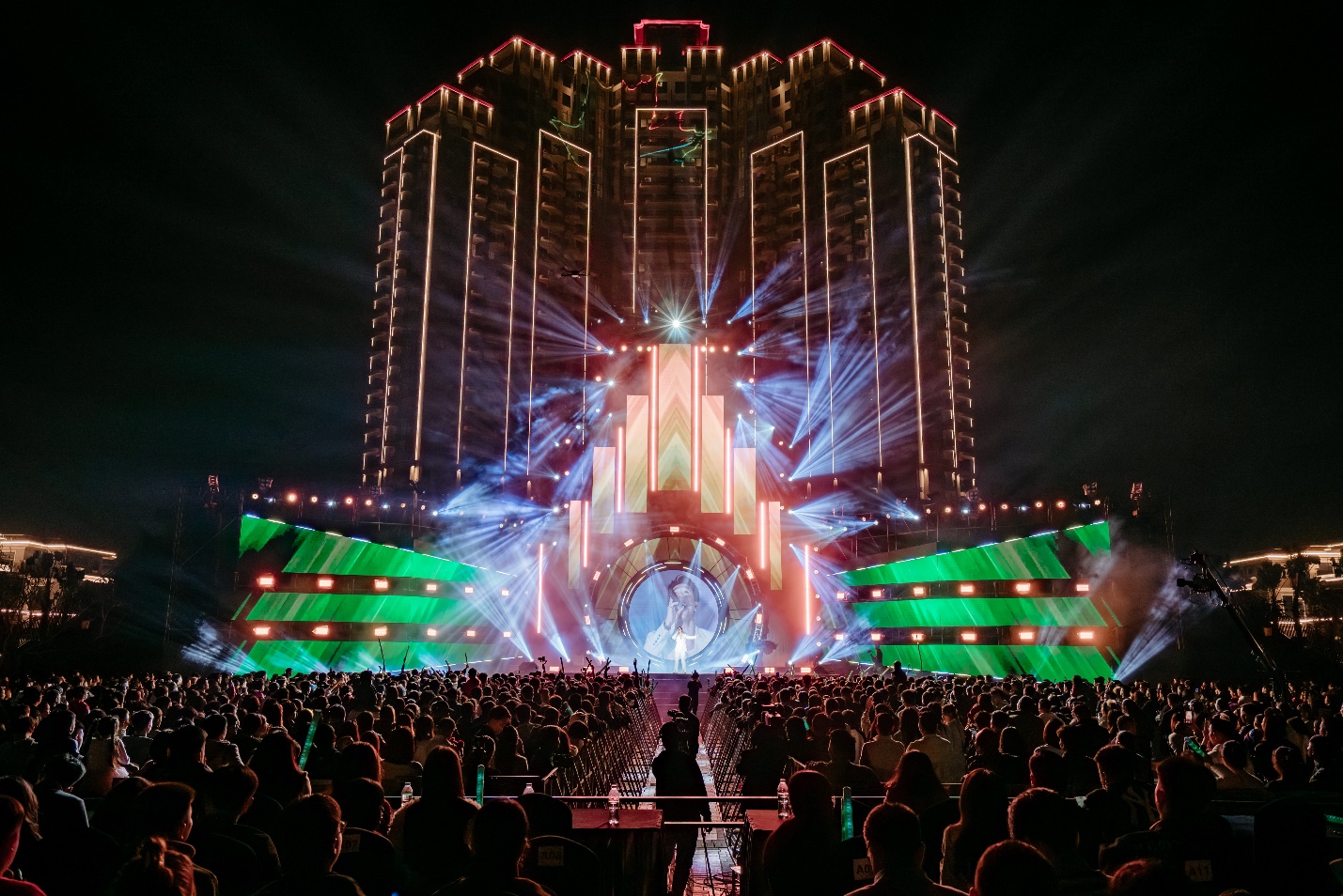 Đại nhạc hội Eco Central Park Countdown thu hút gần 30 nghìn cư dân, du khách tham gia