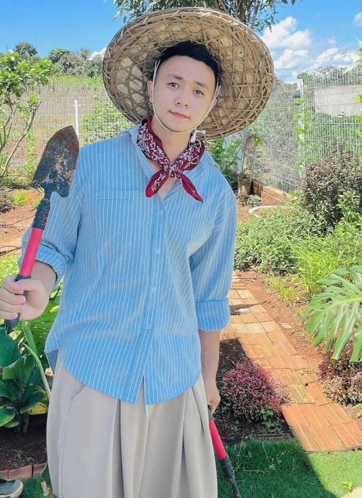 Công tìm thấy niềm vui khi làm vườn 