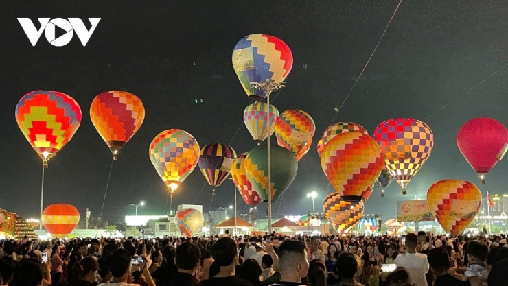 Sa Đéc rực rỡ sắc màu ngày đầu năm mới - 2