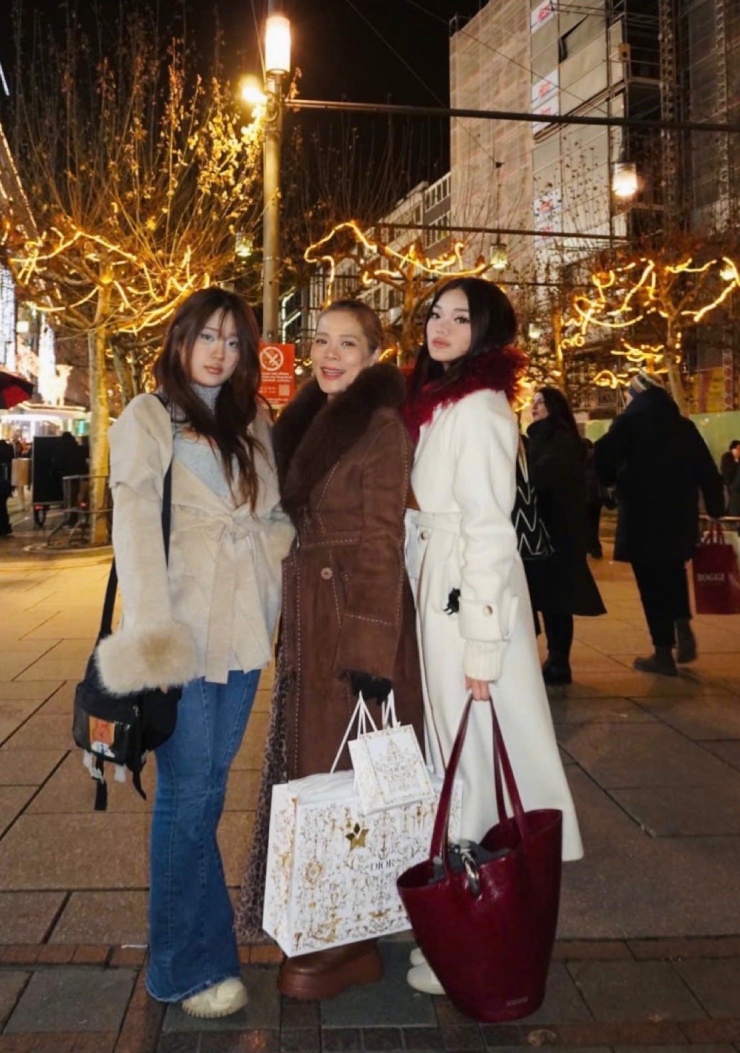 Mỹ Lệ quây quần đại gia đình trong biệt thự 1.400 m2 ở Đức - 8