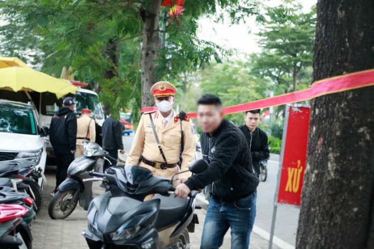 Chỉ trong 3 tiếng đồng hồ, tổ công tác của Đội CSGT số 2 đã liên tiếp phát hiện và lập biên bản xử lý 7 trường hợp vi phạm nồng độ cồn