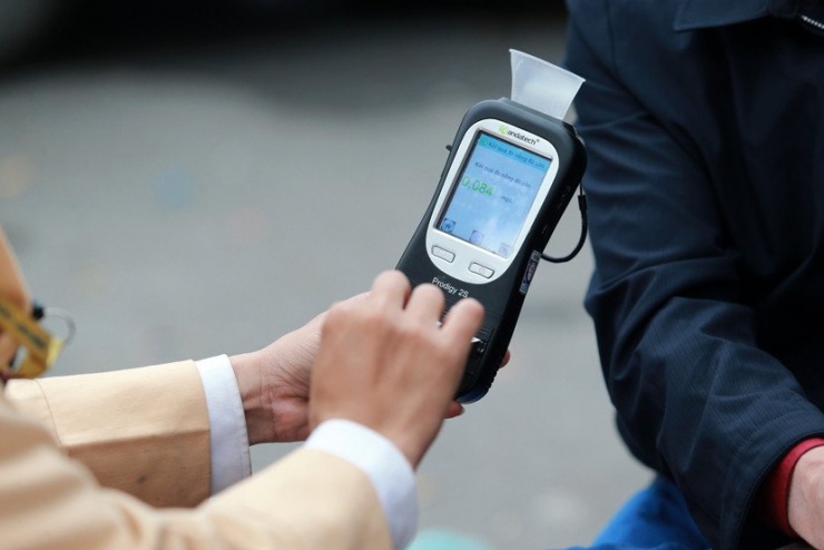 Qua kiểm tra, lực lượng Đội CSGT số 3 phát hiện người điều khiển xe đạp vi phạm nồng độ cồn ở mức 0,084 mg/l khí thở