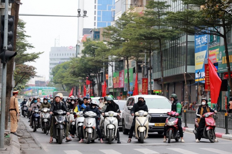 Bên cạnh lực lượng CSGT làm nhiệm vụ kiểm tra, xử lý vi phạm nồng độ cồn, việc đưa camera AI vào vận hành thời gian qua đã góp phần nâng cao ý thức chấp hành pháp luật của người tham gia giao thông, giúp tình hình trật tự, an toàn giao thông chuyển biến rõ rệt