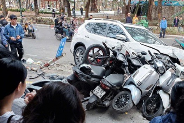 Gần 100 người thương vong vì tai nạn giao thông trong ngày thứ 2 kỳ nghỉ Tết Dương lịch