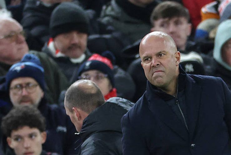 Arne Slot khó lòng trụ sang mùa sau, Liverpool chật vật với các đội mới lên hạng