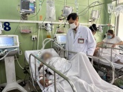 Nhiều người tiệc tùng liên miên dịp cuối năm, bác sĩ cảnh báo ngộ độc rượu