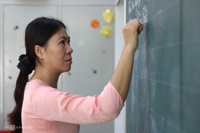 Giáo viên trường Tiểu học Bùi Văn Mới, phường Phước Long, TP HCM, tháng 9/2025. Ảnh: Quỳnh Trần