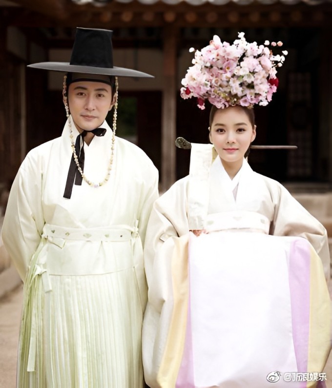 Chae Rim và chồng khi kết hôn. Ảnh: Weibo