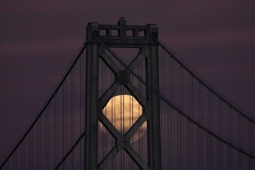 Ngày mai, Việt Nam đón "siêu trăng sói" cực hiếm