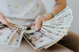 Cách tiết kiệm từ 10.000 đồng mỗi tuần để có 14 triệu cuối năm