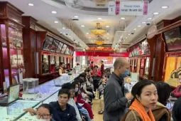 Giá vàng tiếp tục gây bất ngờ?