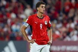 Tin mới nhất bóng đá sáng 2/1: Barcelona đón cầu thủ Ai Cập đầu tiên