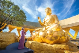 Cận cảnh tôn tượng “Đức Phật đến từ quá khứ” mới an vị tại núi Bà Đen, Tây Ninh