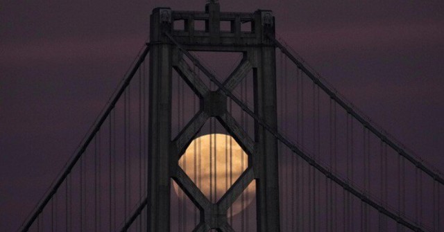 Ngày mai, Việt Nam đón "siêu trăng sói" cực hiếm