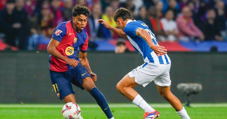 Barca (áo đỏ sẫm)&nbsp;được đánh giá cao hơn hẳn Espanyol