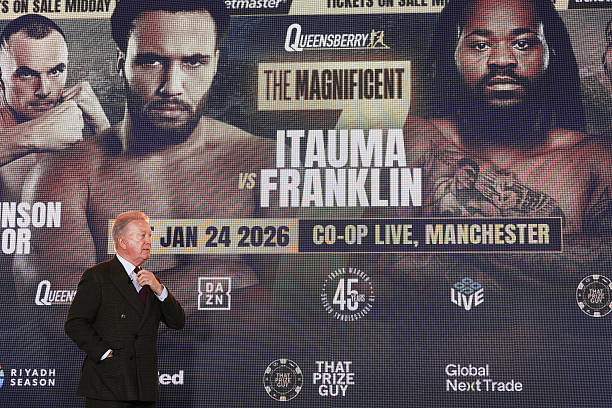 Ông bầu Frank Warren trong buổi công bố trận đấu Itauma - Franklin