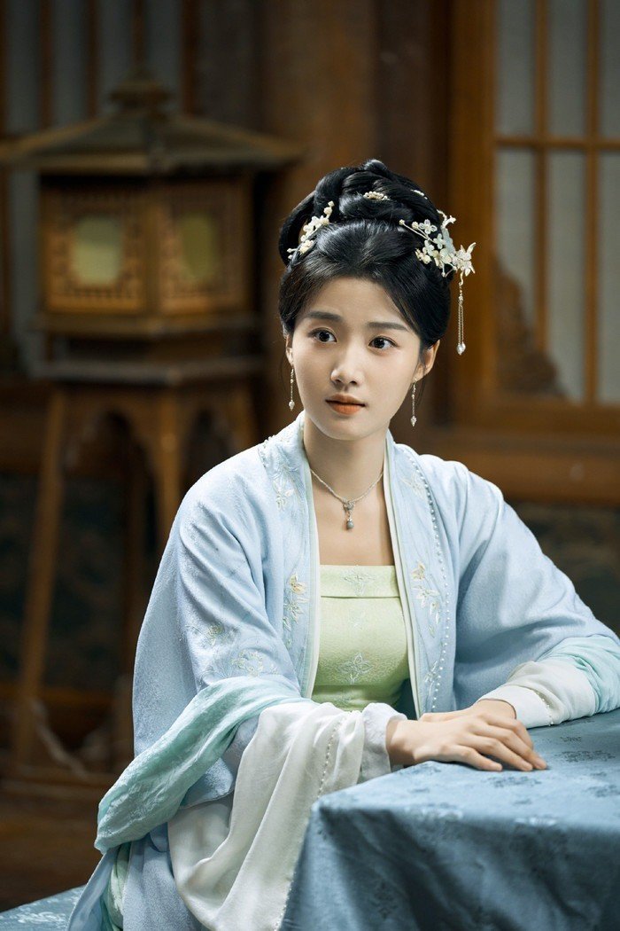 Sao Hoa ngữ có màn lột xác đỉnh cao: Từ "lỗ hổng visual" thành xinh như tiên nữ - 1