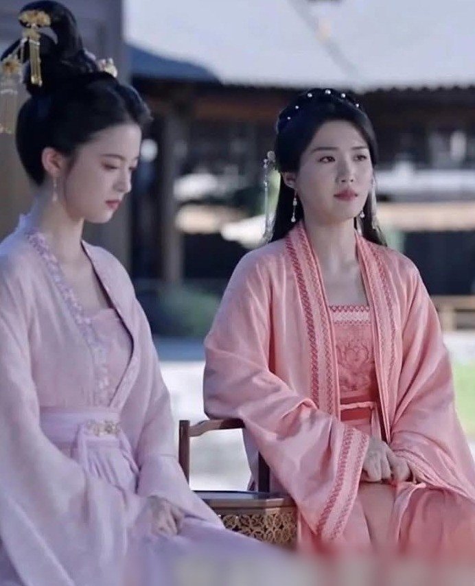 Sao Hoa ngữ có màn lột xác đỉnh cao: Từ "lỗ hổng visual" thành xinh như tiên nữ - 2