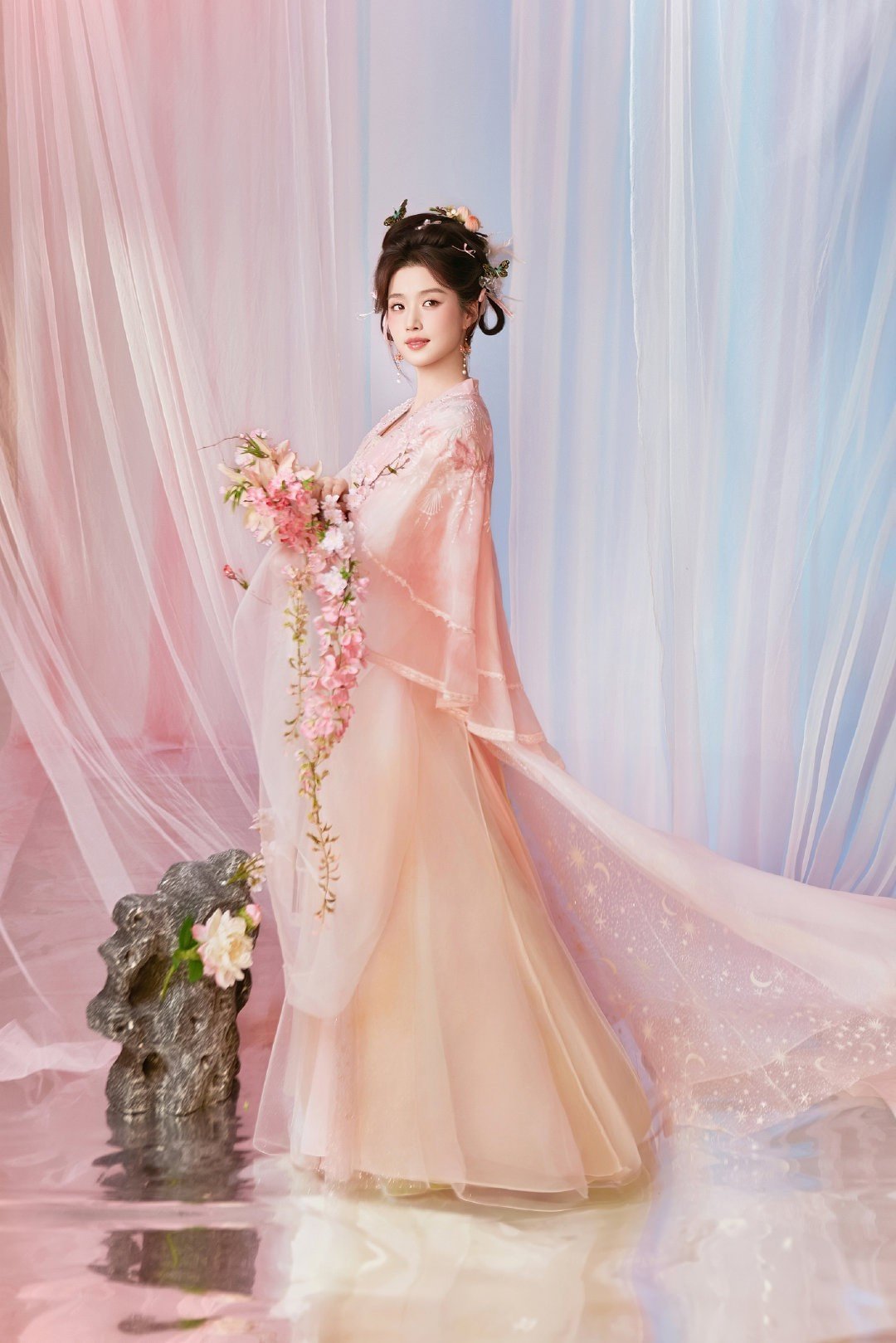 Sao Hoa ngữ có màn lột xác đỉnh cao: Từ "lỗ hổng visual" thành xinh như tiên nữ - 10