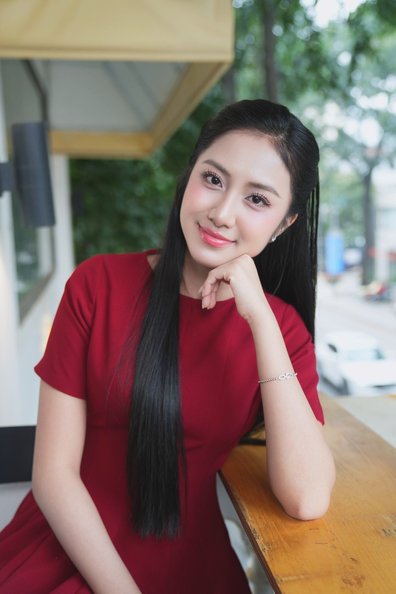 Hà Trúc Linh: 'Tôi đã phụ giúp bố mẹ những khoản tiền vừa sức' - 7