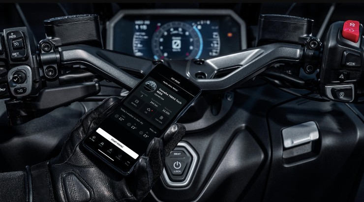 Yamaha TMAX 560 Black Max Edition - "phi thuyền mặt đất" với loạt trang bị ấn tượng - 3