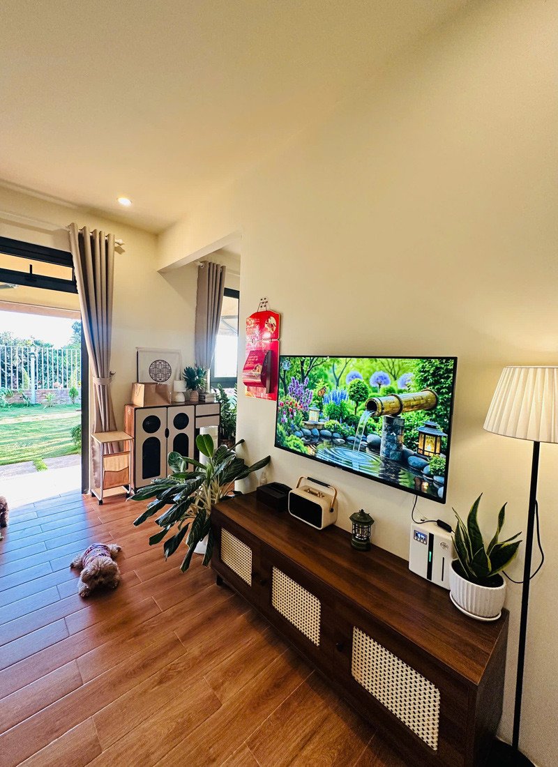 Không gian xung quanh và bên trong căn nhà của Công&nbsp;