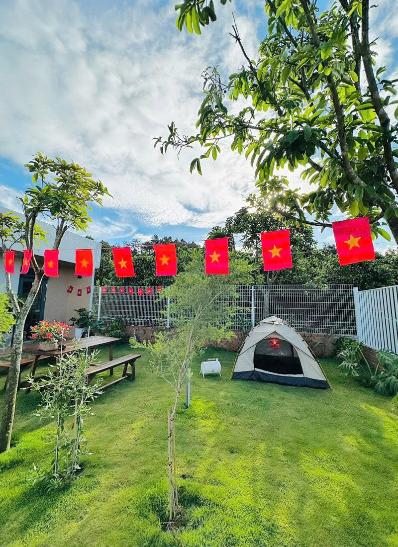 Không gian xung quanh và bên trong căn nhà của Công&nbsp;