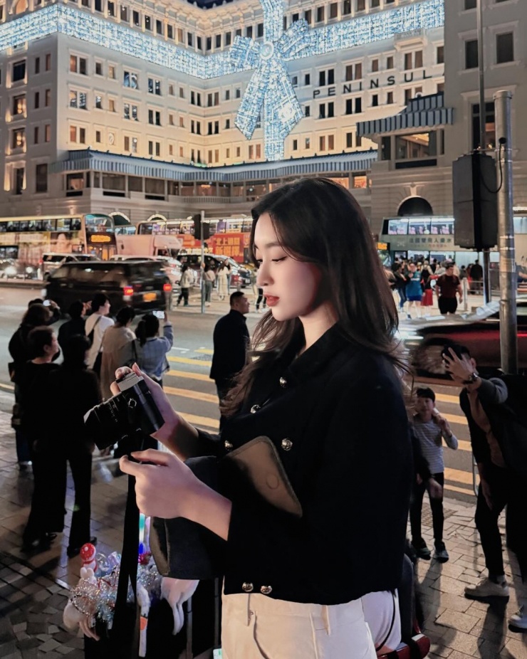 Đỗ Mỹ Linh chăm mặc giấu bụng giữa tin đồn mang bầu lần hai - 3