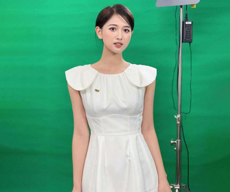 Bạn gái tiền vệ Trần Minh Vương: Là người mẫu nổi tiếng, nhan sắc "chim sa cá lặn" - 1