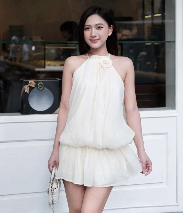 Bạn gái tiền vệ Trần Minh Vương: Là người mẫu nổi tiếng, nhan sắc "chim sa cá lặn" - 4