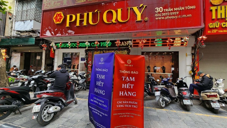 Phú Quý tiếp tục dừng bán các sản phẩm vàng tích trữ và bạc.&nbsp;Ảnh: Thái Nguyễn