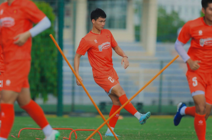 Lê Văn Hà vẫn còn cơ hội trụ lại ở U23 Việt Nam. Ảnh: FBNV