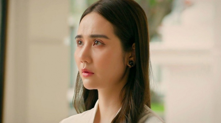 Ngân bị cho là không còn xứng với Viễn, khi cô dễ dàng buông tay vì một hiểu lầm không đáng có.