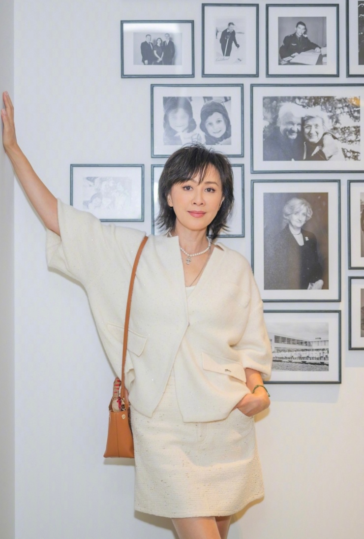 Váy áo giúp Lưu Gia Linh 'ăn gian' tuổi - 8