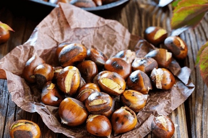 Rang hạt dẻ nhanh gọn với nồi chiên không dầu