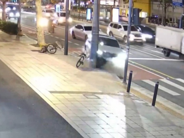 Nữ diễn viên hài bị bắt sau vụ đâm xe vào cột điện