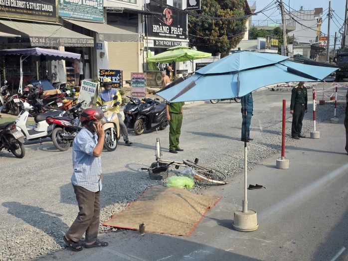 Hiện trường vụ tai nạn giao thông xảy ra vào ngày 19-12-2025 ở phường Bình Trưng, TPHCM.