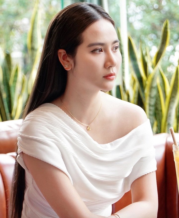 Vẻ gợi cảm ngoài đời của 'nữ tổng tài' đang gây sốt trên phim giờ vàng VTV - 4