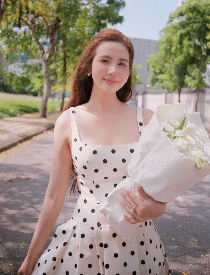 Vẻ gợi cảm ngoài đời của 'nữ tổng tài' đang gây sốt trên phim giờ vàng VTV - 5