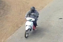 Chủ tiệm vàng kể khoảnh khắc kẻ cướp giật vàng trong chớp mắt