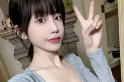 Cô gái khiến loạt sao nam phải đính chính