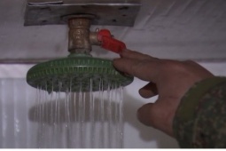 Bất ngờ về nhà tắm tiện nghi của lính Nga ngoài mặt trận