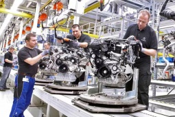 Chuyên gia nhận định xe xăng còn lâu mới bị loại bỏ bởi xe điện