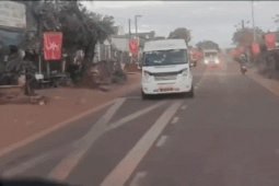 Lý do 2 xe khách liều lĩnh chặn đầu xe đang chạy trên Quốc lộ 14C