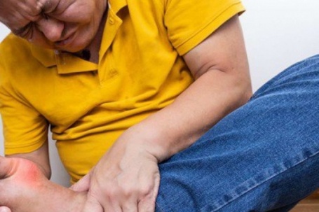 Cảnh giác với 2 loại đồ uống có thể làm bùng phát cơn gout cấp trong kỳ nghỉ lễ