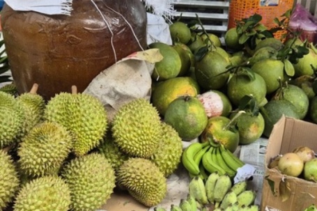 Giá sầu riêng Ri 6 rẻ bất ngờ